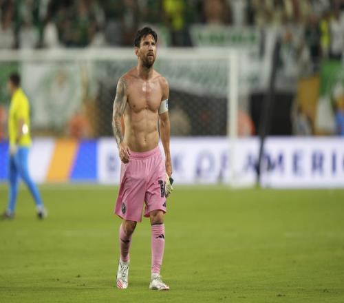 背负太多！TA：梅西被FIFA生拉硬拽进世俱杯竭力扛起了国际足联