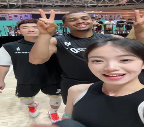 凯尔登中国行现场这位小姐姐真的好靓啊