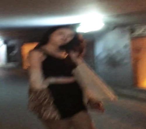 打几分前女篮许诺豹纹外套超短裤拍摄氛围感视频