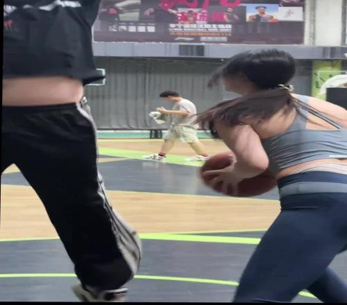 吧友说这种防还是不放防说贴的太紧骚扰不防又说自己菜