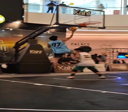 这个动作就在NBA也很少见诶！