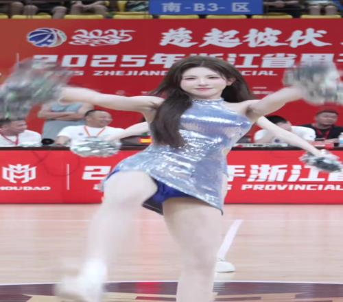 太离谱了！几乎是完美女人！