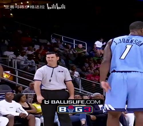 老队友了！乔约翰逊和约什史密斯在BIG3比赛中针锋相对！