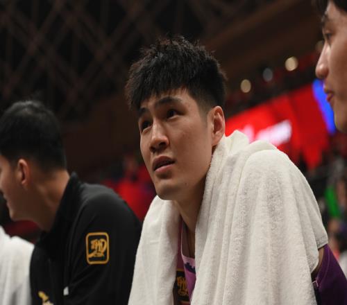 探长：今夏原俱乐部可为陈国豪&邹阳提供涨薪100%合同且有权匹配