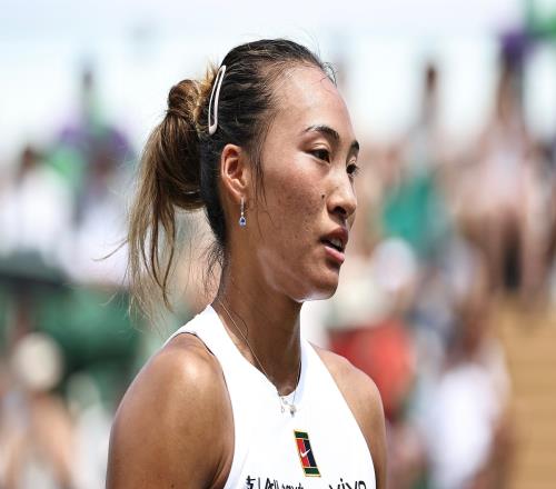 郑钦文是温网第二位出局的女单前八种子，首位是3号种子佩古拉