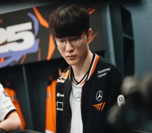 Faker：我一直抱着热情打比赛，努力完善自己的不足之处