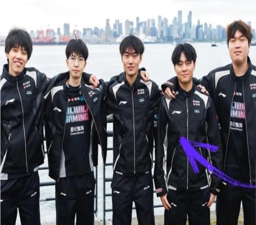 韩网热议BLG胜FLY：中单差距LPL从第四赛区上升到第二赛区