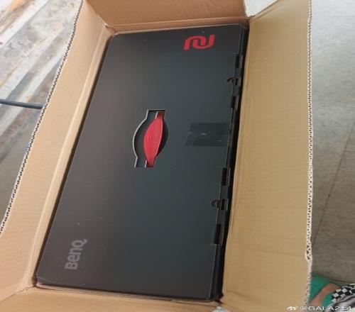 GALA选手晒显示器照片：新显示器