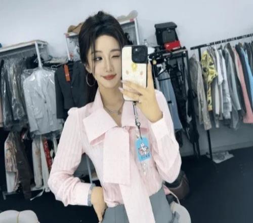 小鹿发布EWC宣传海报：利雅得凌晨惊艳世界，见证传奇时刻