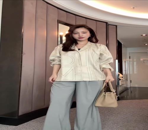水汪汪的大眼睛！堂安律的女友简直是小家碧玉型，太可爱了吧