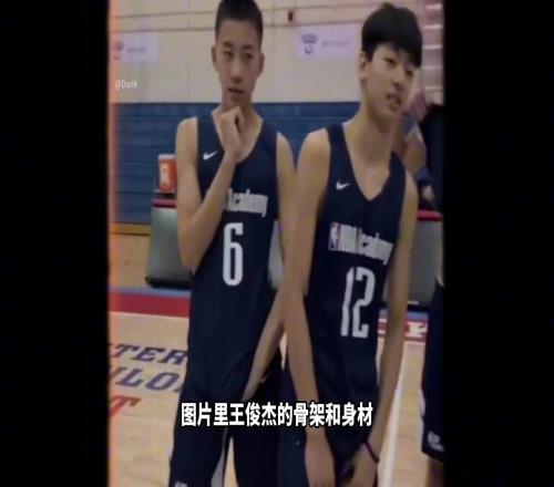 从瘦弱少年到锋线猛男！留洋对球员提升到底有多大