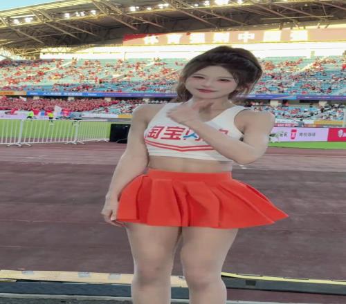 苏超也有三振舞啦怎么做到身上全是汗，而脸上妆容一点不花的