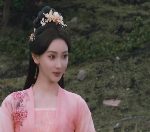 真漂亮啊！美女主播金佳悦晒凡人修仙传剧集：庆祝韩师兄结婴了