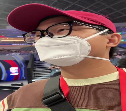 你模仿王哲林火了！模仿哥陈挑战又一次见到大王看着瘦啊