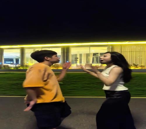 情侣热舞！段刘愚妻子发布社媒：就这样互殴到八十岁