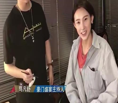 大变美女！马凡舒淡妆原来这模样，果然女人打扮完是两个人