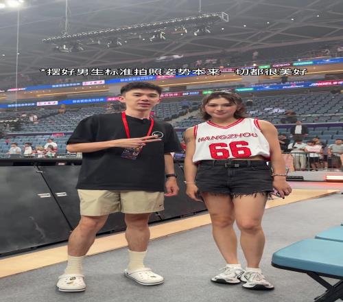 吴艳妮被网红博主突然问：平时看NBA吗搞得吴艳妮一激灵