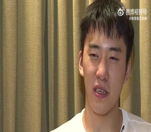 王俊杰：明年试一下冲击选秀不行就海外再呆一两年
