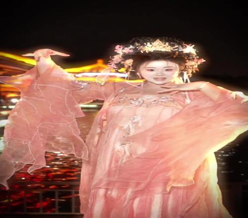 这就是杨贵妃吗刘禹彤晒古装：又来到大唐，这次是小公举呢！