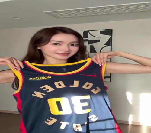 听说球衣可以召唤库里不知道“库里”能不能顶住董萱儿的媚术..