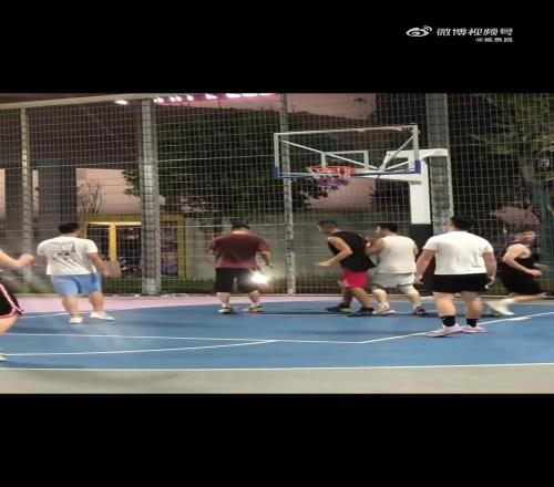 得劲啊！这野球场强度不亚于10年的NBA总决赛