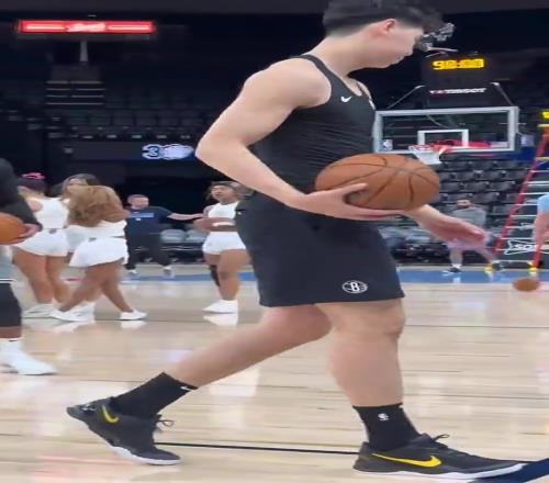 此前崔永熙在NBA的训练，赛前热身都强度拉满了