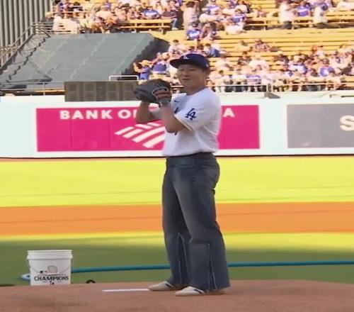 和大谷翔平谁是亚洲一哥孙兴慜为道奇开球