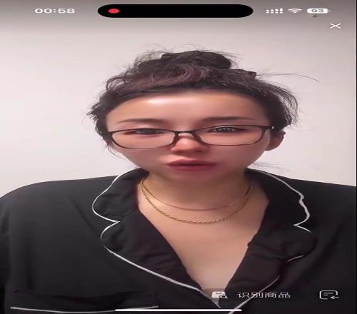 真是奉子成婚！张曼源此前直播透露：已经结婚晚睡对不好