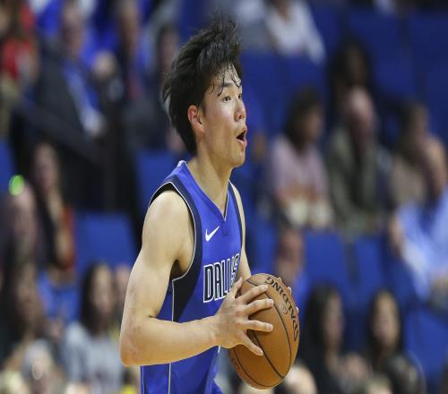 媒体人：马场雄大的防守很关键他把叙利亚的归化后卫干隐形了