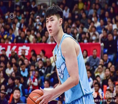 媒体人：胡明轩&赵嘉义完成了不错的反弹三分延续了今夏的好手感