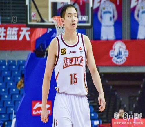 媒体人：青岛顶薪报价王奕博为转会准备培养费但浙江未提供账户