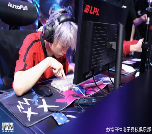 iG究竟是怎么输的FPX第一轮赛程结束7场比赛仅赢下“全神班”