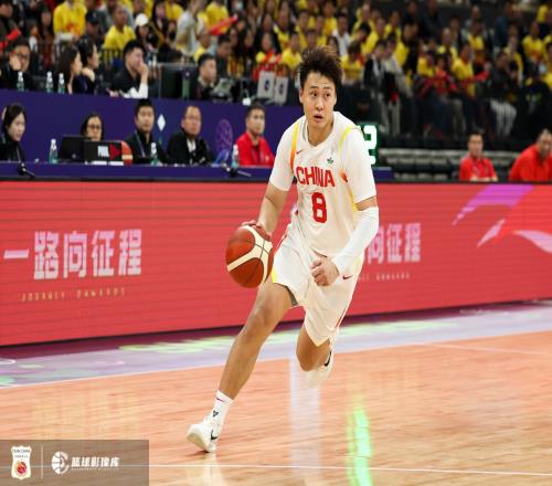6年之前中国男篮上次与约旦交手是2019年中国男篮输了24分