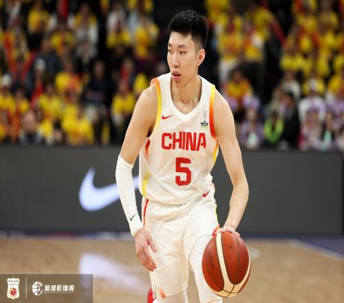 不理想！廖三宁半场6分钟2中0颗粒无收正负值9全队最低