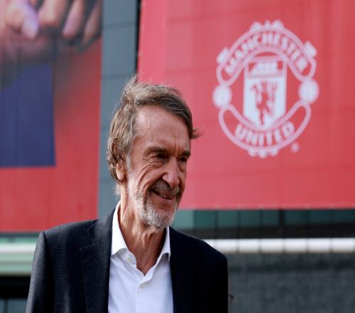 电讯报：曼联球迷计划英超对阵阿森纳时，对拉爵和英力士进行抗议