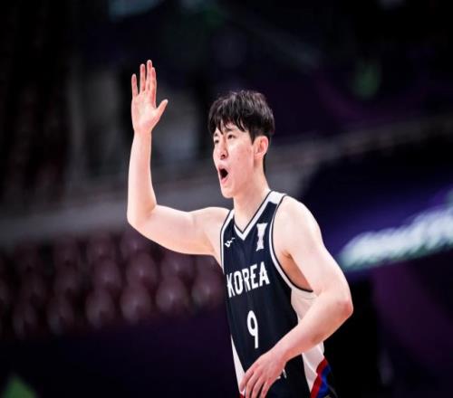 中国男篮14决赛潜在对手！韩国队后卫李政玹因膝伤缺席剩余比赛