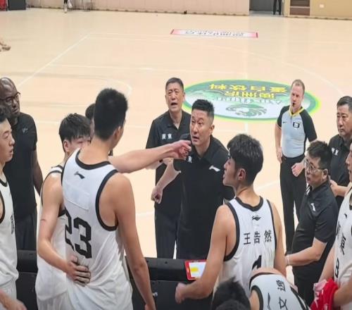 媒体人：广东男篮中锋徐昕向球队申请交易！