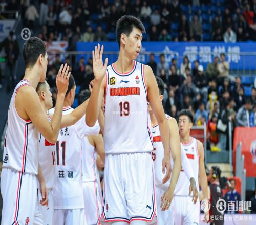 王少杰挑大梁广东队内线情况：张明池莫兰德离队徐昕申请交易