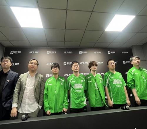 WBG赛后群访教练：BLG换了打野之后前期比之前看起来更危险