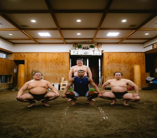 感受另一种运动的魅力八村塁更新社媒晒多张相扑体验照