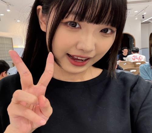 女主持人周敢敢晒照：符文战场今日战绩第三名！荣了