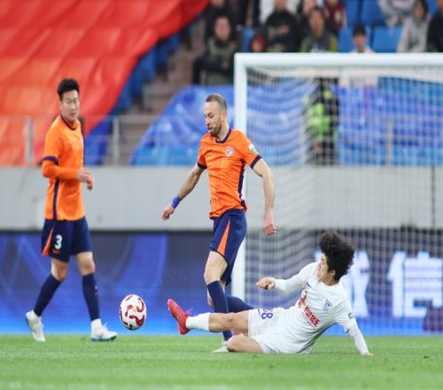 大腿回归！记者：萨里奇伤势恢复神速，青岛海牛5外援出征成都