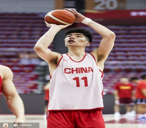 加倍了！中国男篮全场13罚10中韩国男篮26罚20中&第三节17罚