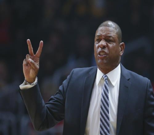 KG：老里太聪明了他对战术的理解达到顶级我们篮球理念完全一致