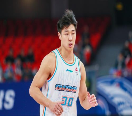 直播吧：天津男篮与锋线何思雨签下为期3年C类合同