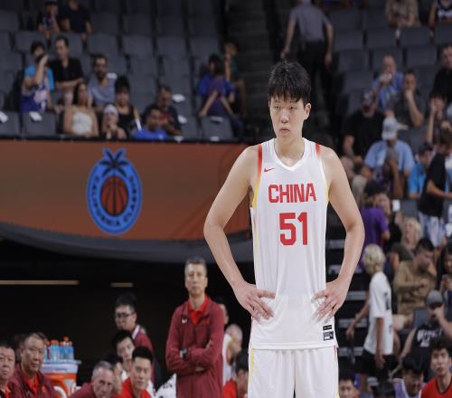 媒体人：当杨瀚森、曾凡博、赵维伦等队员回归男篮这画面多美好