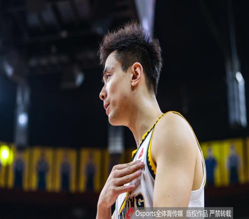 一人一城！媒体人：赵继伟和辽宁男篮即将完成长达4年的顶薪续约