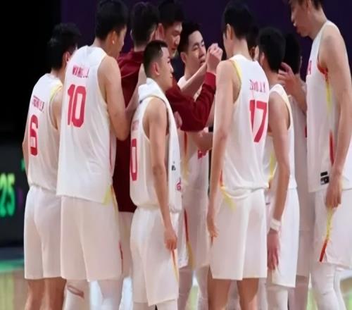 中国男篮亚军：有憾但无悔，无可挑剔地燃到最后