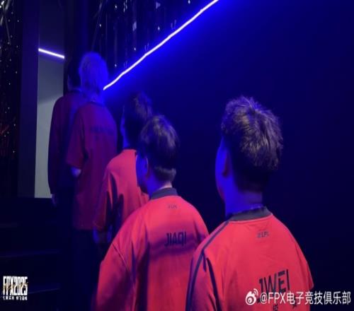 骑士之路见！FPX不敌WBG遭遇第九败与WE双双无缘直进季后赛