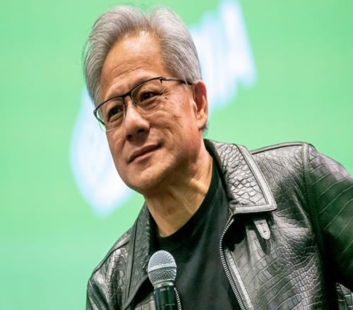 黄仁勋近日套现2710万美元！又减持了15万股英伟达股票